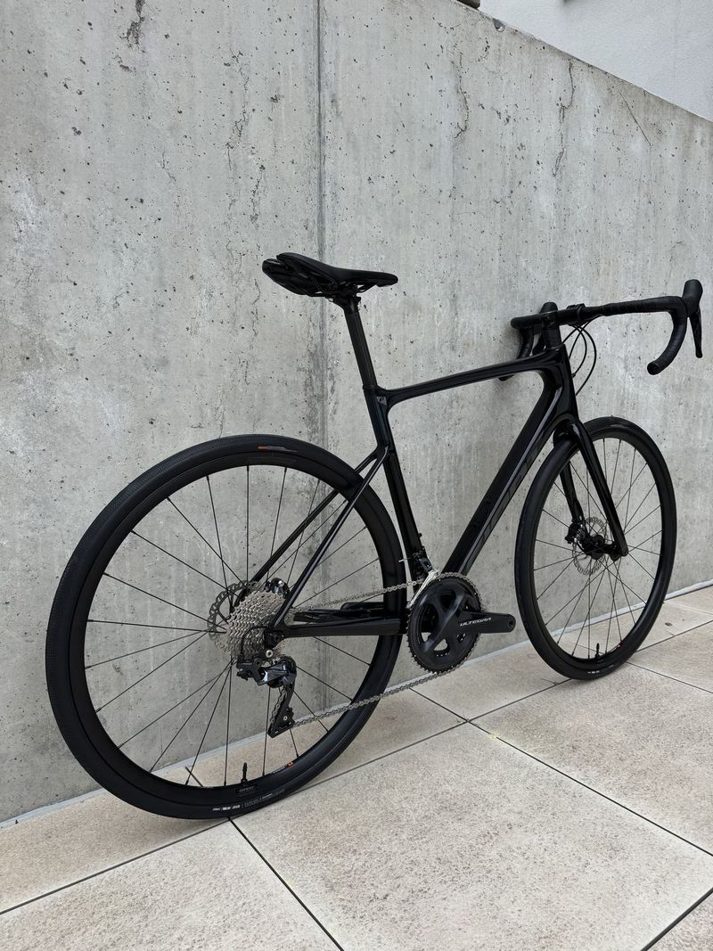 Silniční kolo Giant DEFY vel. M/L (177-187cm) Carbon
