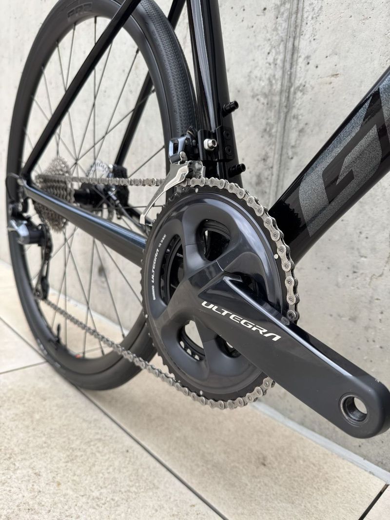 Silniční kolo Giant DEFY vel. M/L (177-187cm) Carbon