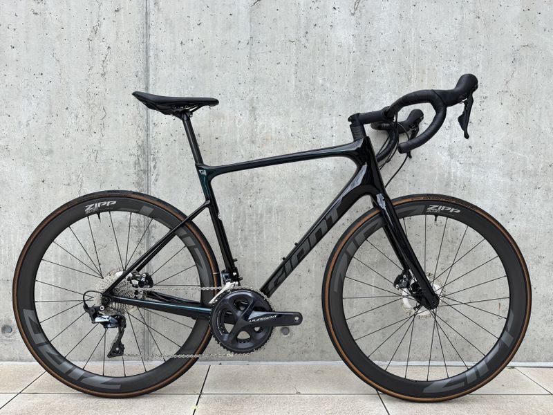 Silniční kolo Giant DEFY vel. M/L (177-187cm) Carbon