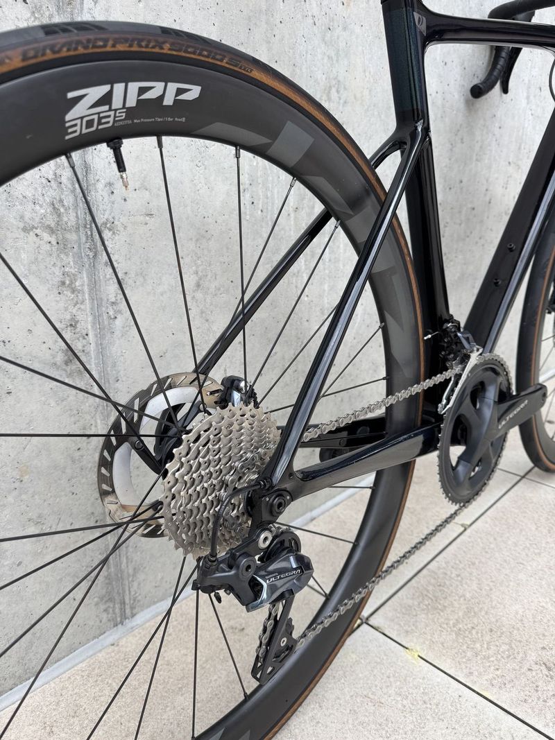 Silniční kolo Giant DEFY vel. M/L (177-187cm) Carbon