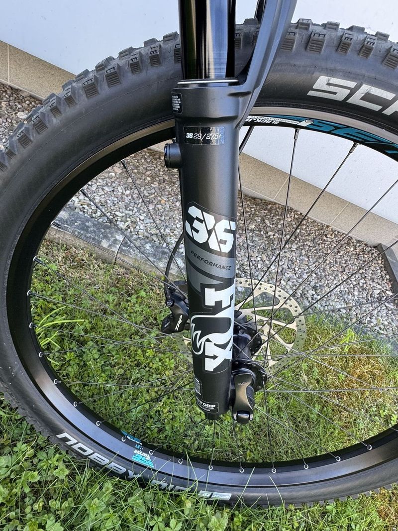 Conway Xyron S 4.9 29’ zánovní stav 1000km