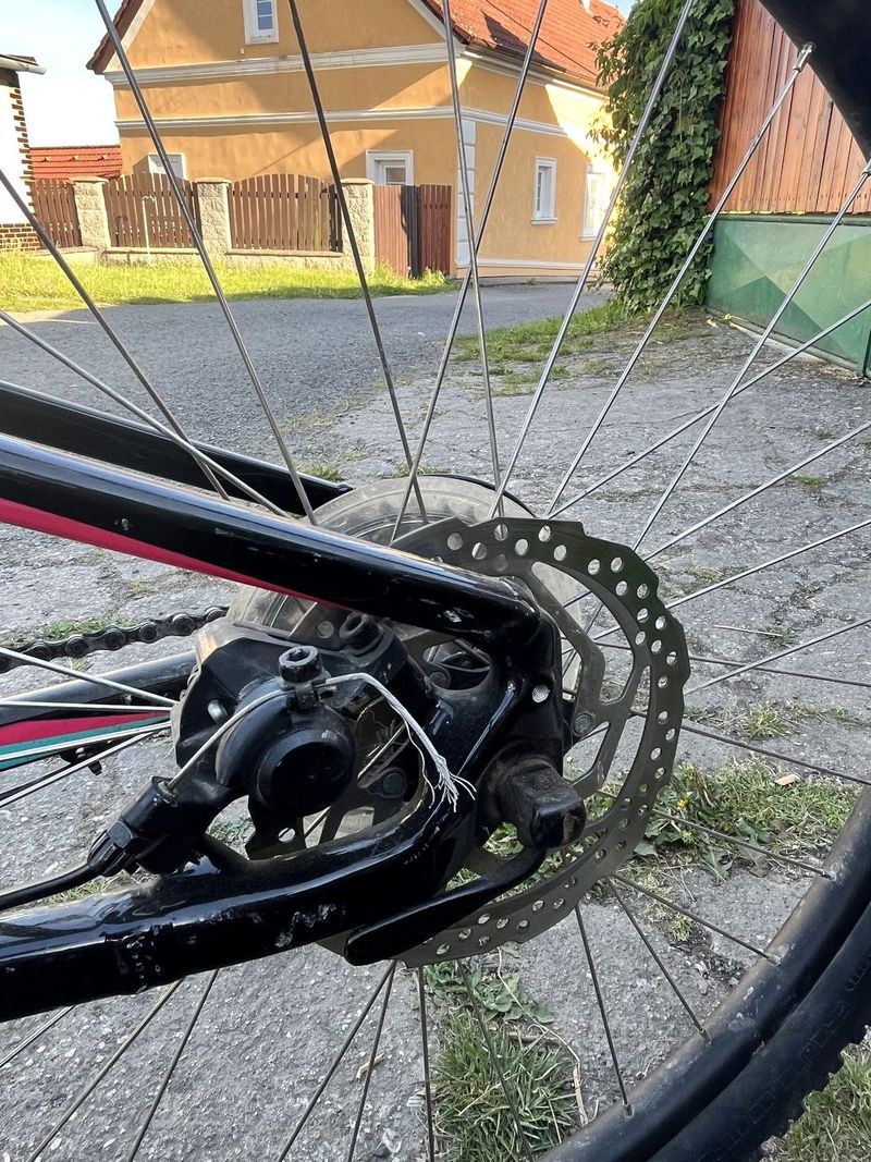 Lehké dívčí kolo Specialized 