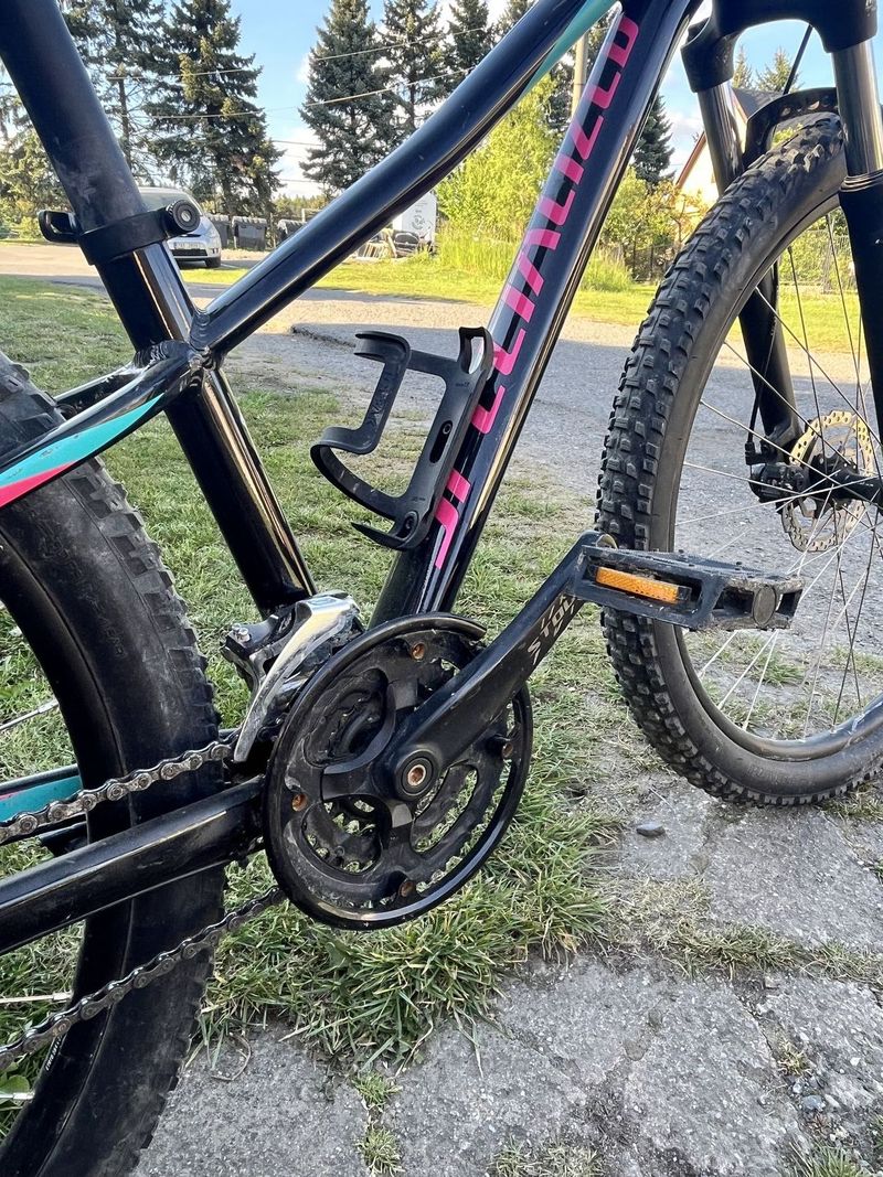Lehké dívčí kolo Specialized 