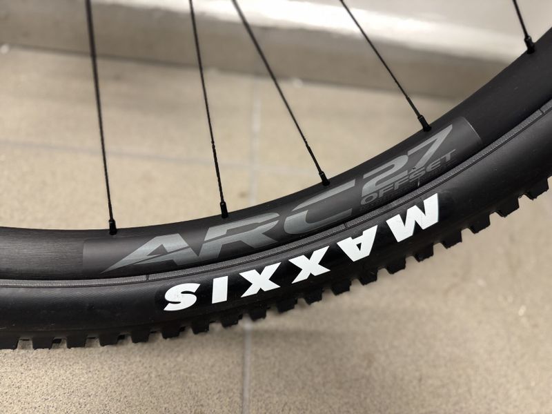Sada kol RaceFace Arc 27+pneu+ kotouče - NOVE