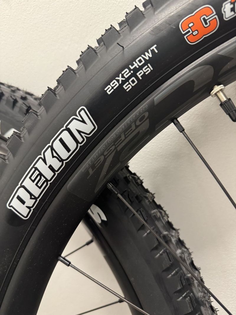 Sada kol RaceFace Arc 27+pneu+ kotouče - NOVE