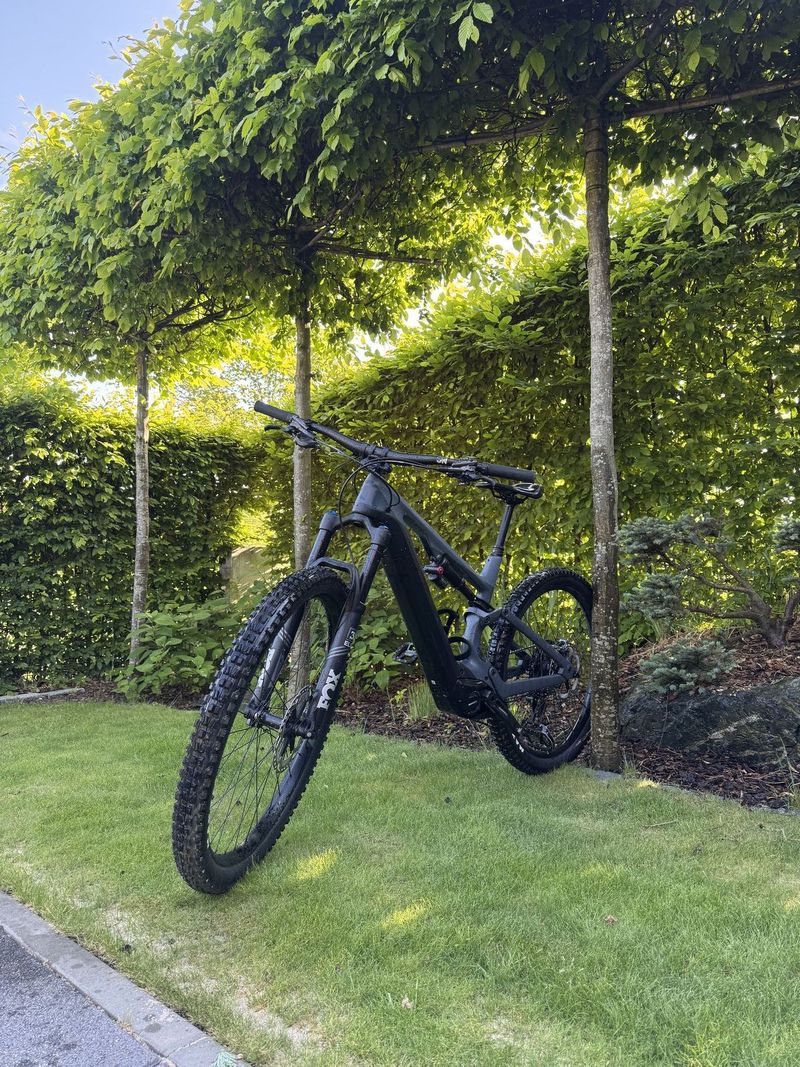 CANYON SPECTRAL ON CF8, najeto 1000km