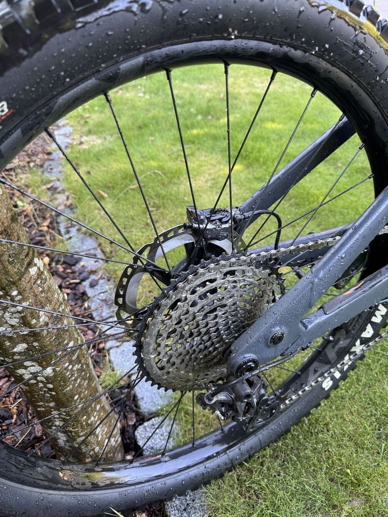 CANYON SPECTRAL ON CF8, najeto 1000km