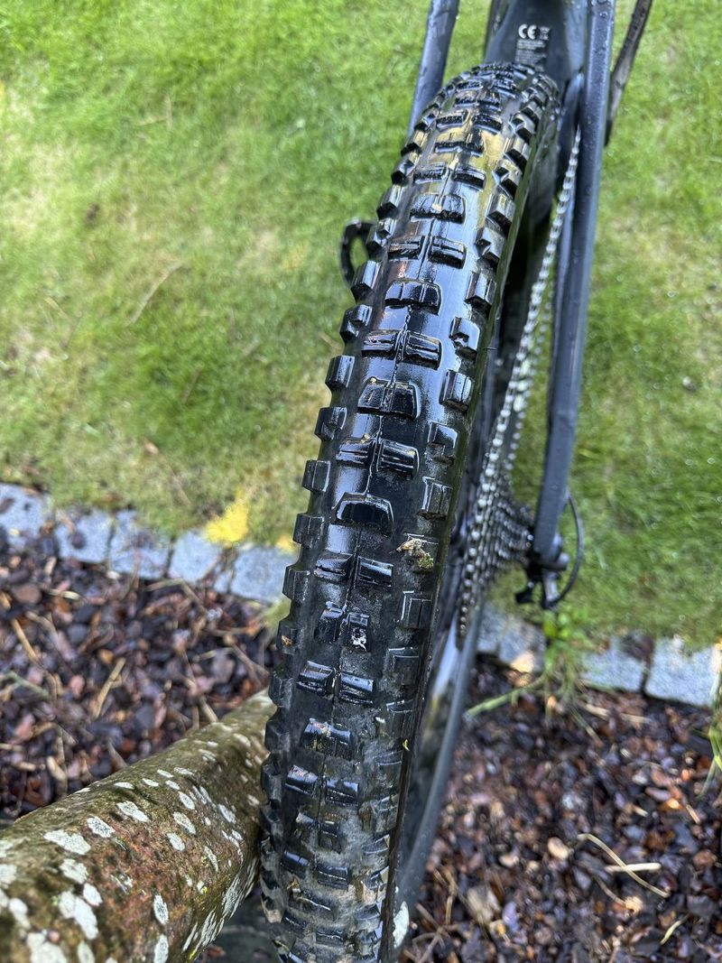 CANYON SPECTRAL ON CF8, najeto 1000km