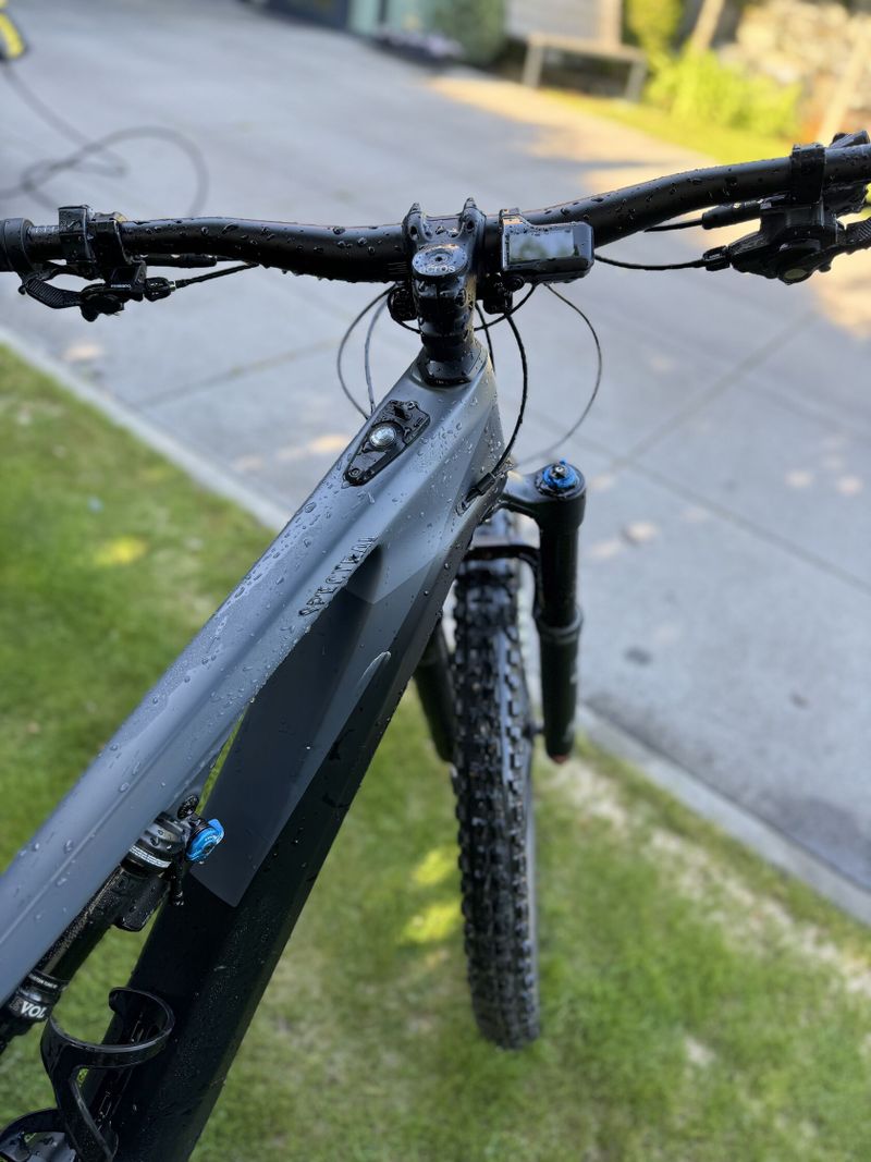 CANYON SPECTRAL ON CF8, najeto 1000km