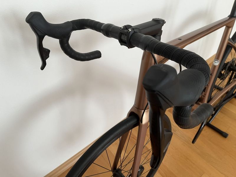 BMC Roadmachine Four 2023, rám vel. 58, SRAM Rival eTap AXS