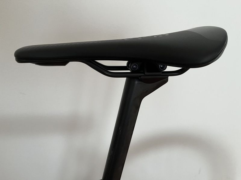 BMC Roadmachine Four 2023, rám vel. 58, SRAM Rival eTap AXS