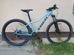TREK Marlin 5 (2023), rám vel. S, kola 27,5'', nájezd cca 300 km