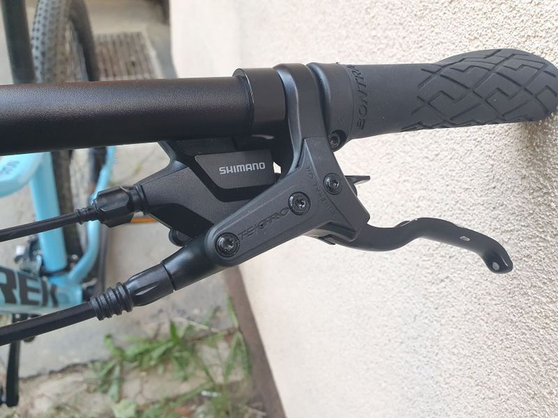 TREK Marlin 5 (2023), rám vel. S, kola 27,5'', nájezd cca 300 km