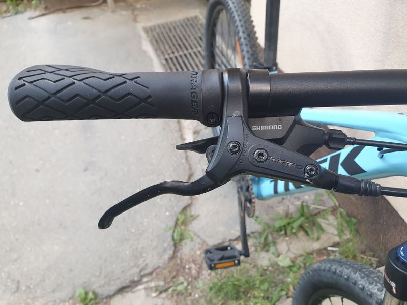 TREK Marlin 5 (2023), rám vel. S, kola 27,5'', nájezd cca 300 km