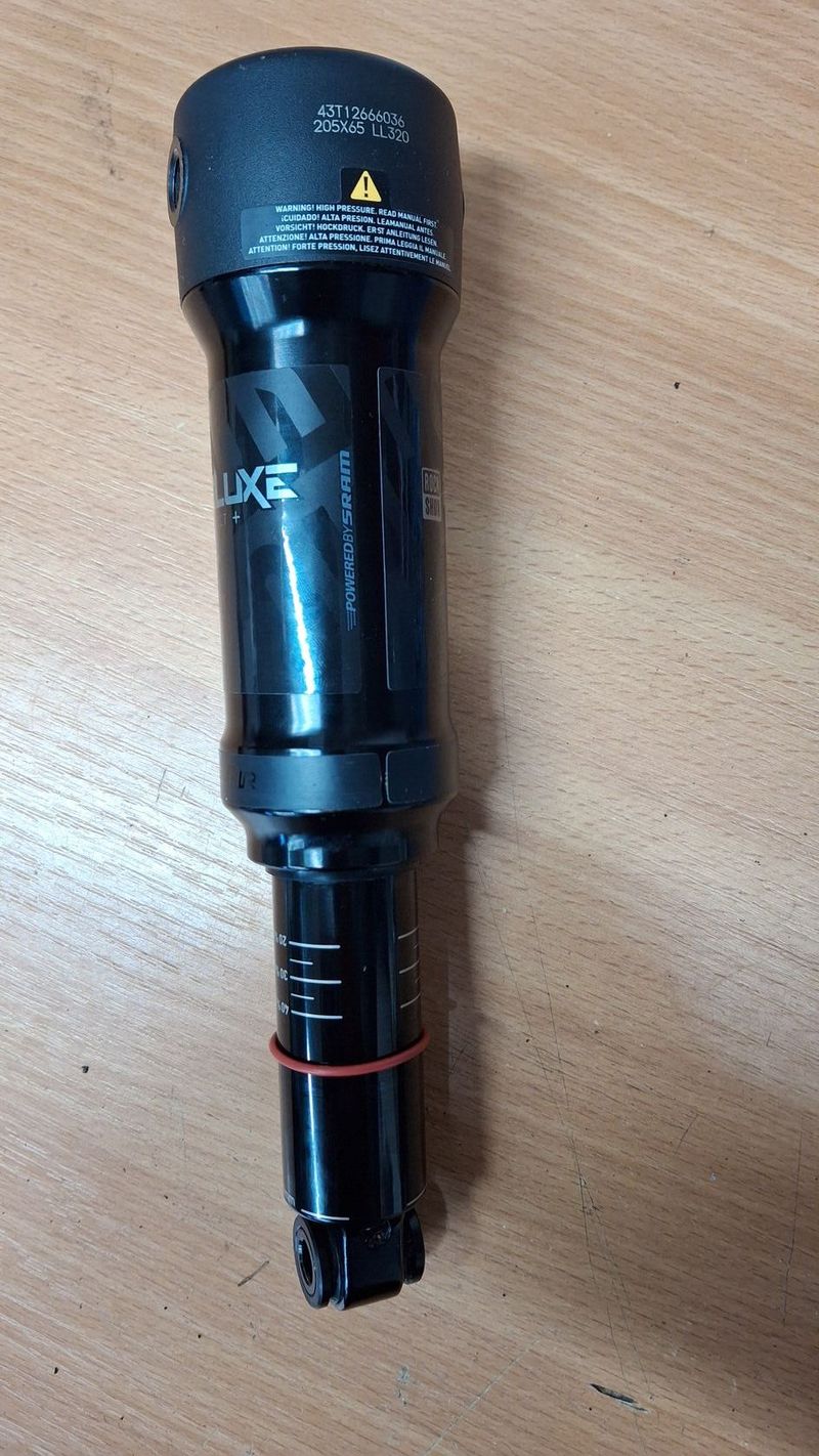 Rockshox deluxe select+ 205x65 
