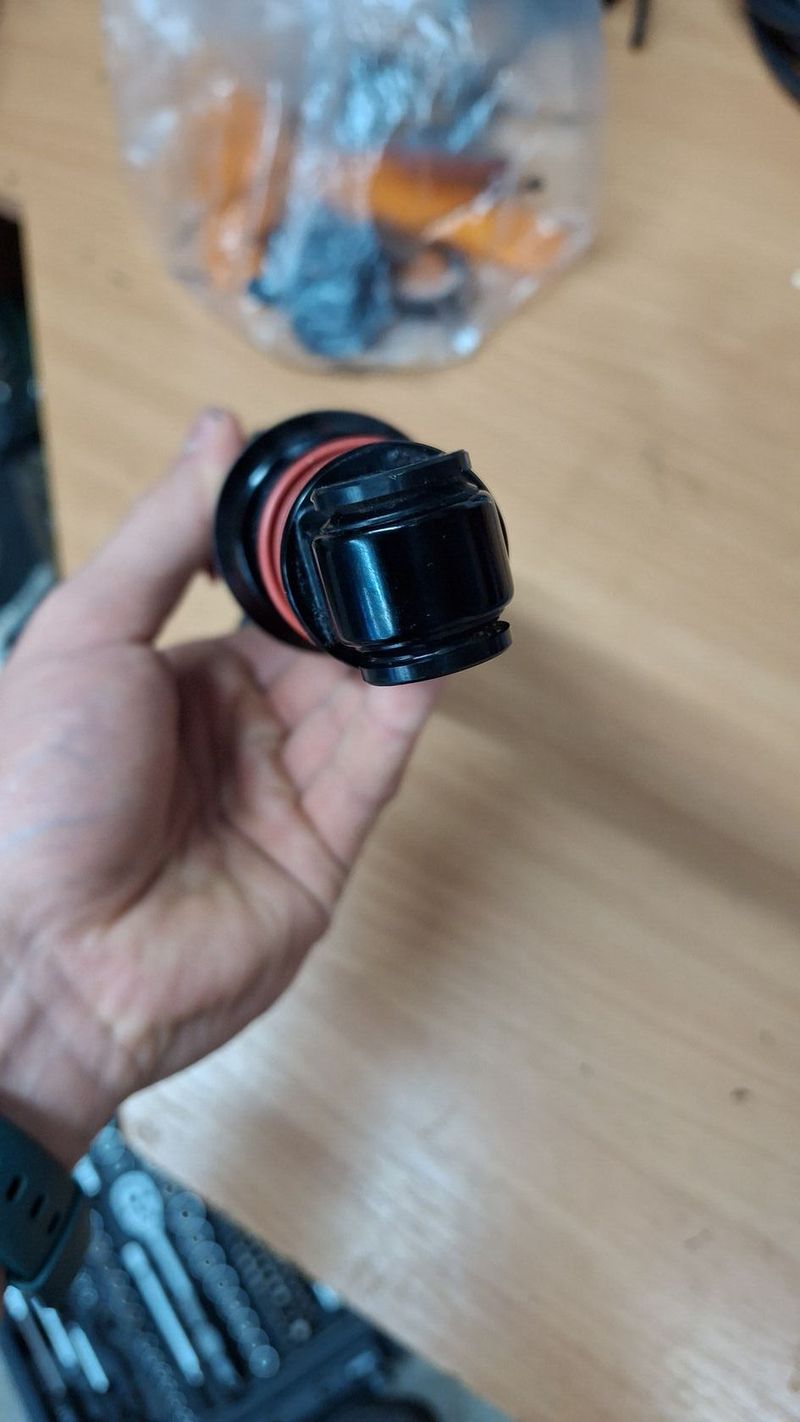 Rockshox deluxe select+ 205x65 