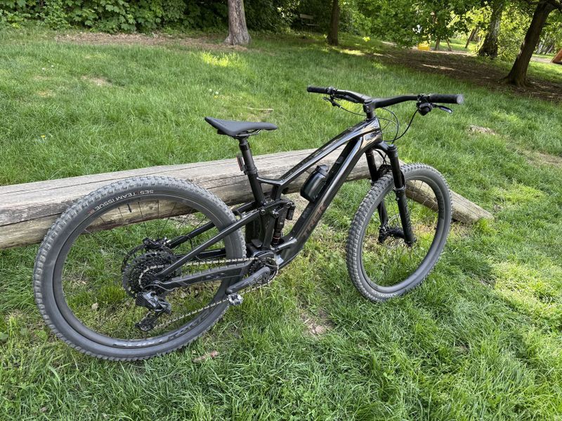TREK FUEL EXE 9.8 GX AXS