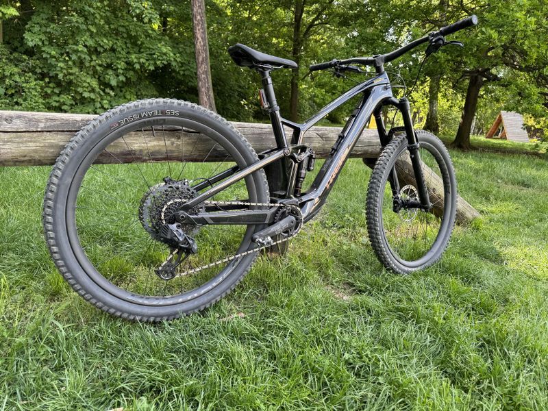 TREK FUEL EXE 9.8 GX AXS