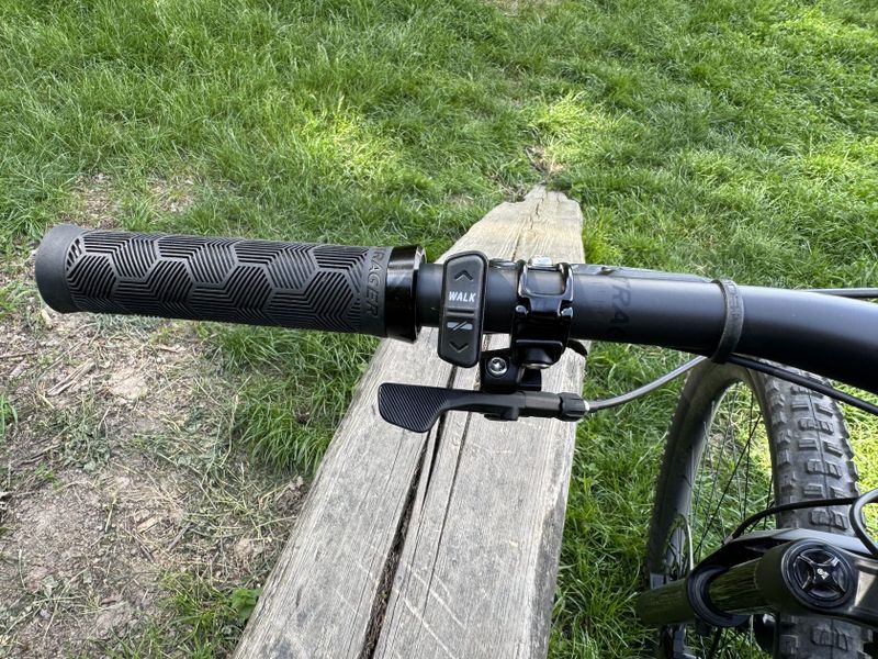 TREK FUEL EXE 9.8 GX AXS