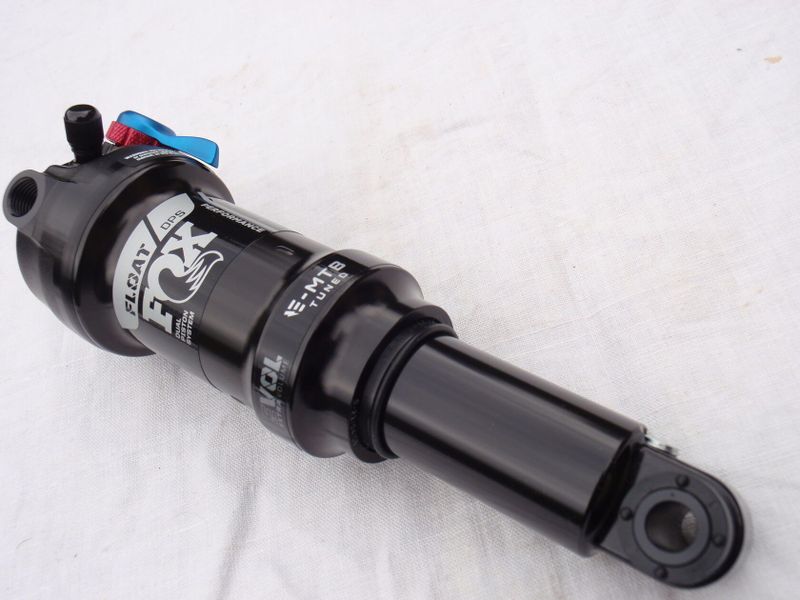 Akce! Nový tlumič Fox Float DPS Performance 165x45mm Trunnion