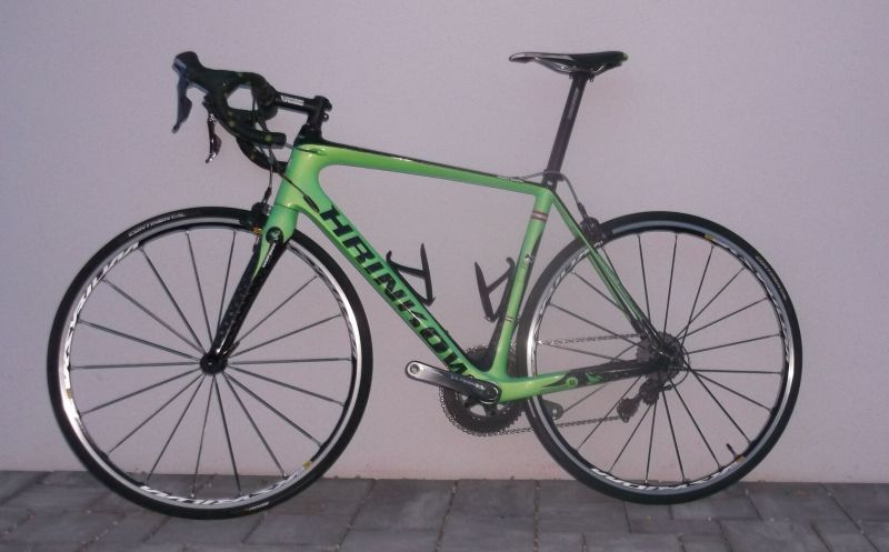 Fullcarbon - silniční kolo KTM v barvě teamu HRINKOW
