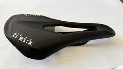 Sedlo Fizik Vento Argo R5 140 mm