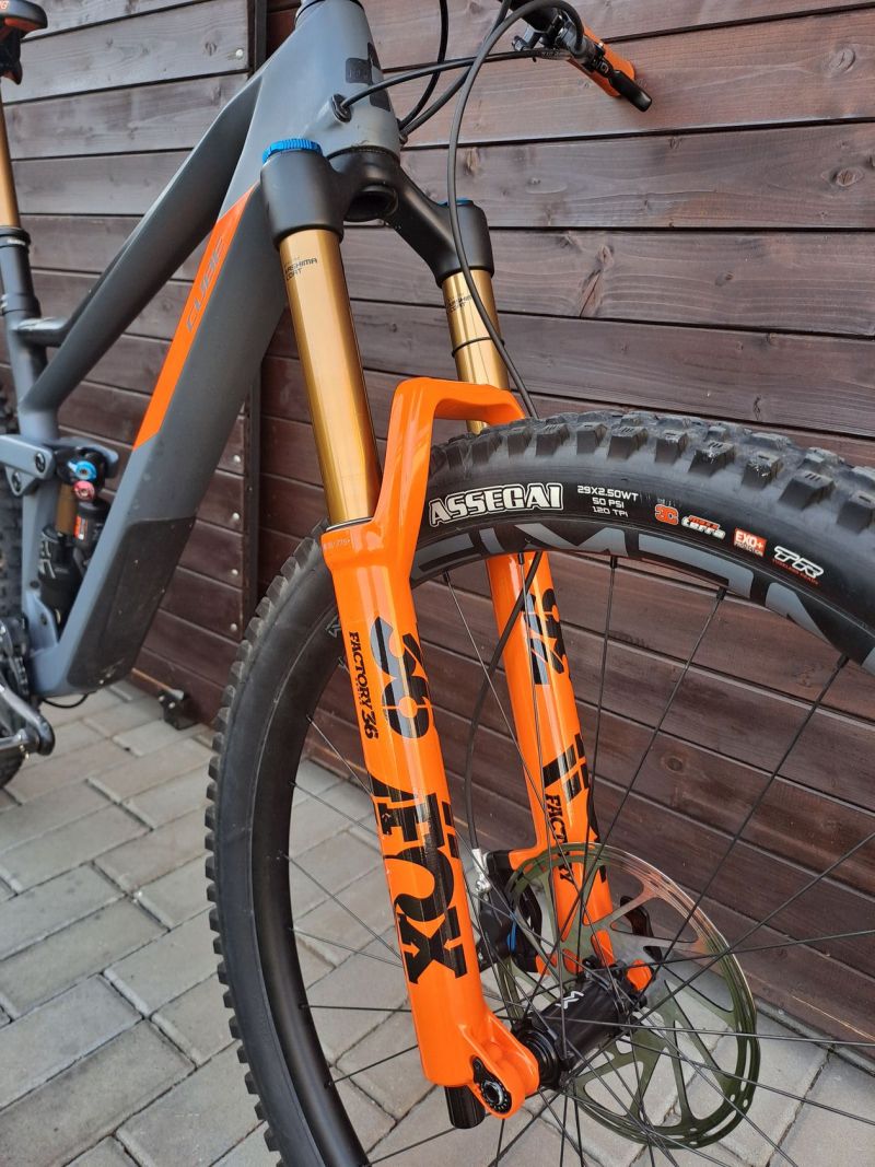 TOP enduro kolo Cube Stereo / velikost M / 29er kola / Fox po servisu / dobrý stav