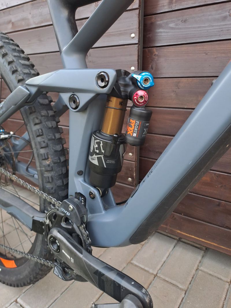 TOP enduro kolo Cube Stereo / velikost M / 29er kola / Fox po servisu / dobrý stav