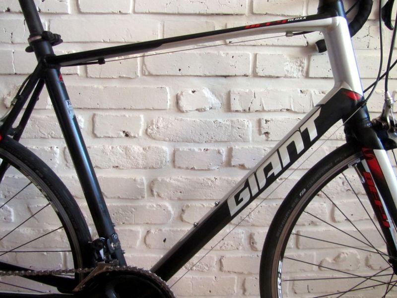 GIANT DEFY ALUXX na SAhimano 105, vel XL. Super stav