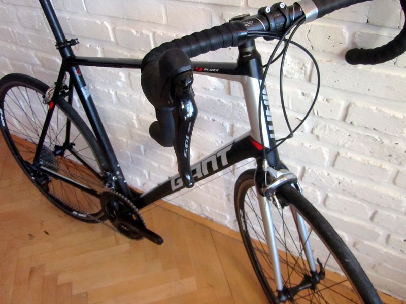 GIANT DEFY ALUXX na SAhimano 105, vel XL. Super stav