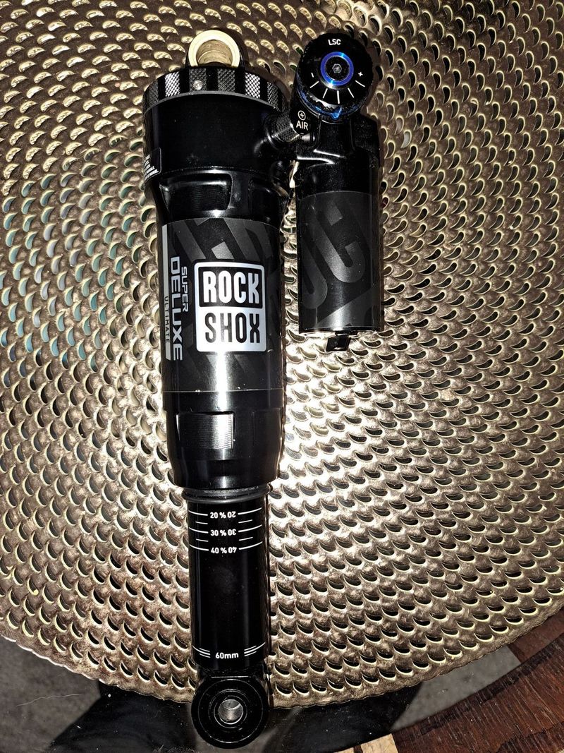 ROCKSHOX SUPERDELUXE ULTIMATE 230X60 ložiskové spodní uložení