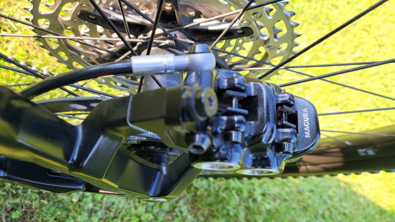 CUBE STEREO 140 HPC RACE, karbon, upgrade na 4-pístky Magura MT5