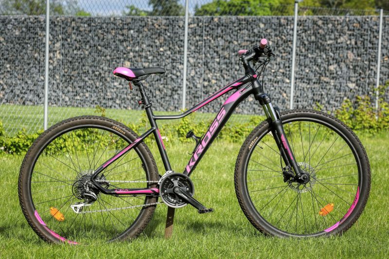 Dámské kolo KROSS LEA 6.0 29 Black-Pink