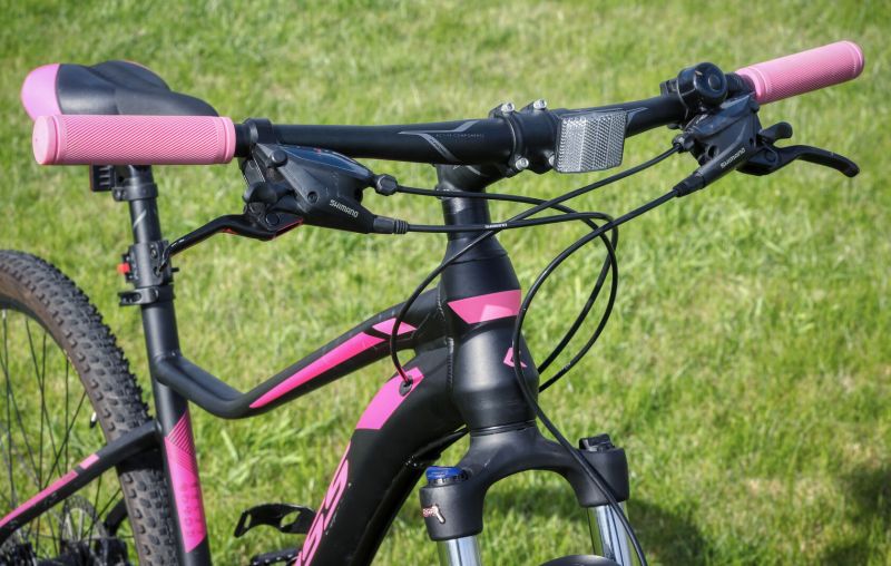 Dámské kolo KROSS LEA 6.0 29 Black-Pink