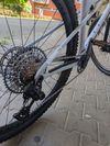 TREK horské kolo Supercaliber SL 9.7 Gen 2 2024 Plasma Grey Pearl s karbonovými ráfky 