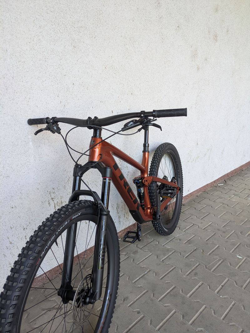 TREK horské kolo Top Fuel 9.8 GX AXS 2023 Pennyflake