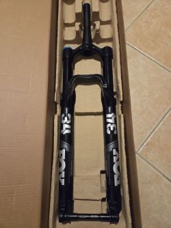 Fox 34 Performance Elite 140 mm, Grip2