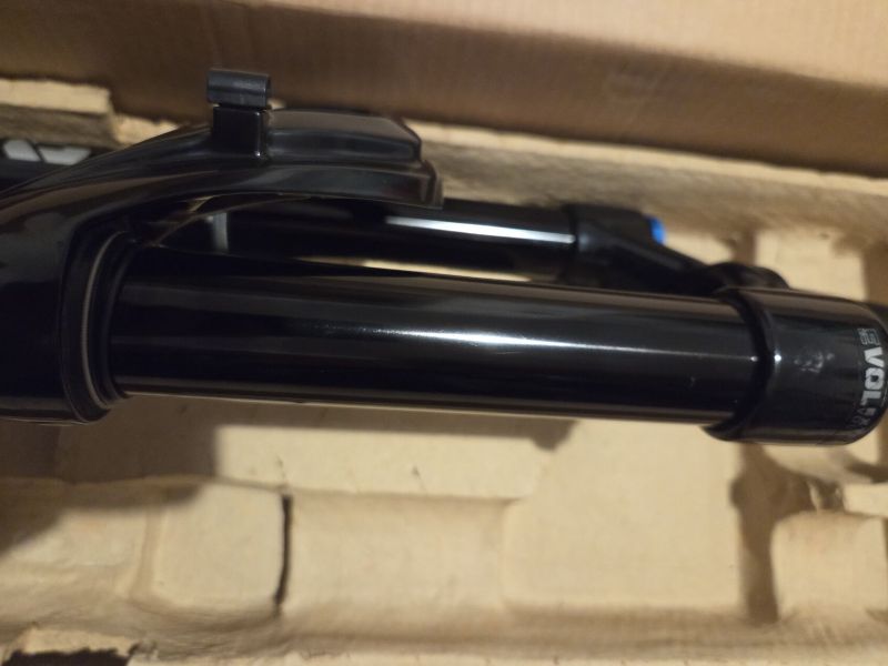 Fox 34 Performance Elite 140 mm, Grip2