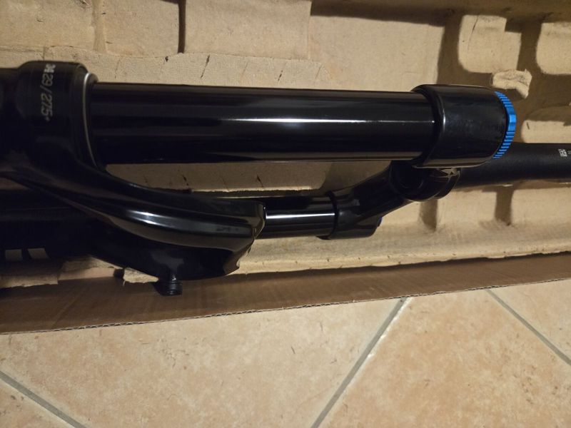 Fox 34 Performance Elite 140 mm, Grip2