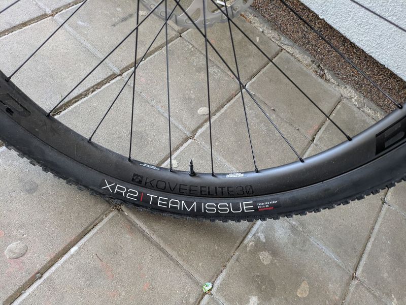 TREK horské kolo Procaliber 9.8 2023 Dark Prismatic/Trek Black