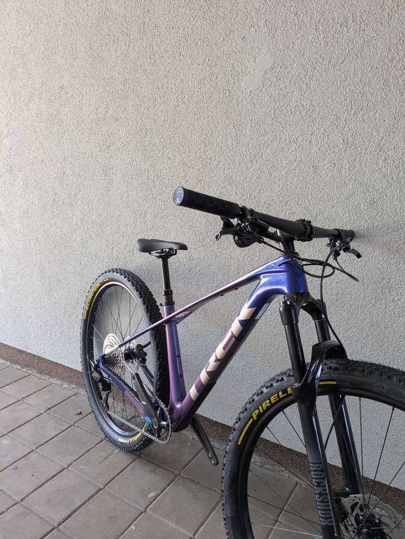 TREK horské kolo Procaliber 9.5 2025 Gen 3 Purple Flip/Hex Blue