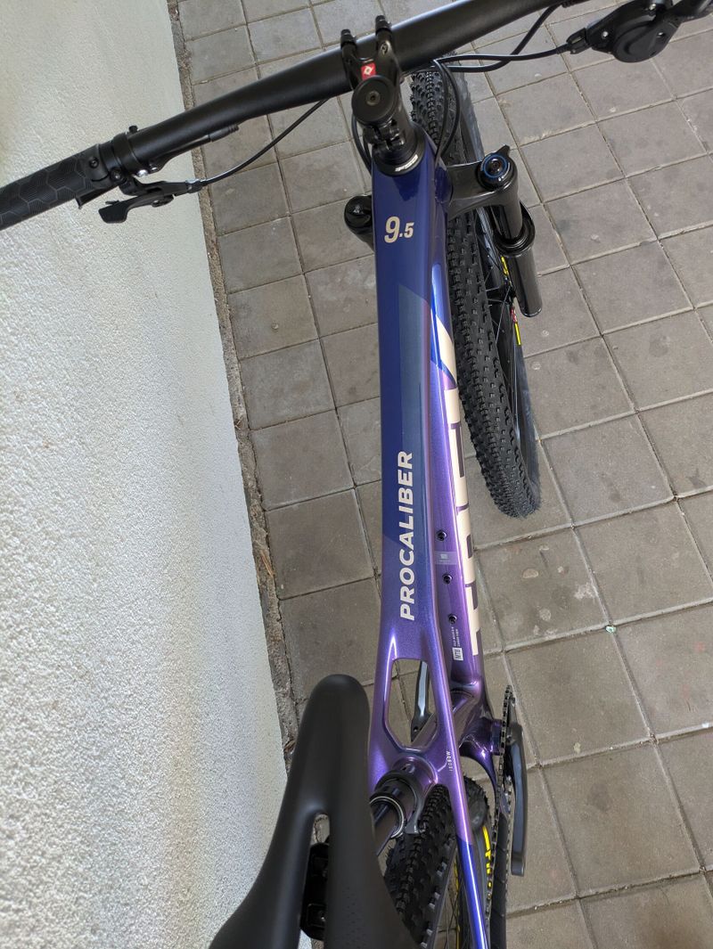 TREK horské kolo Procaliber 9.5 2025 Gen 3 Purple Flip/Hex Blue
