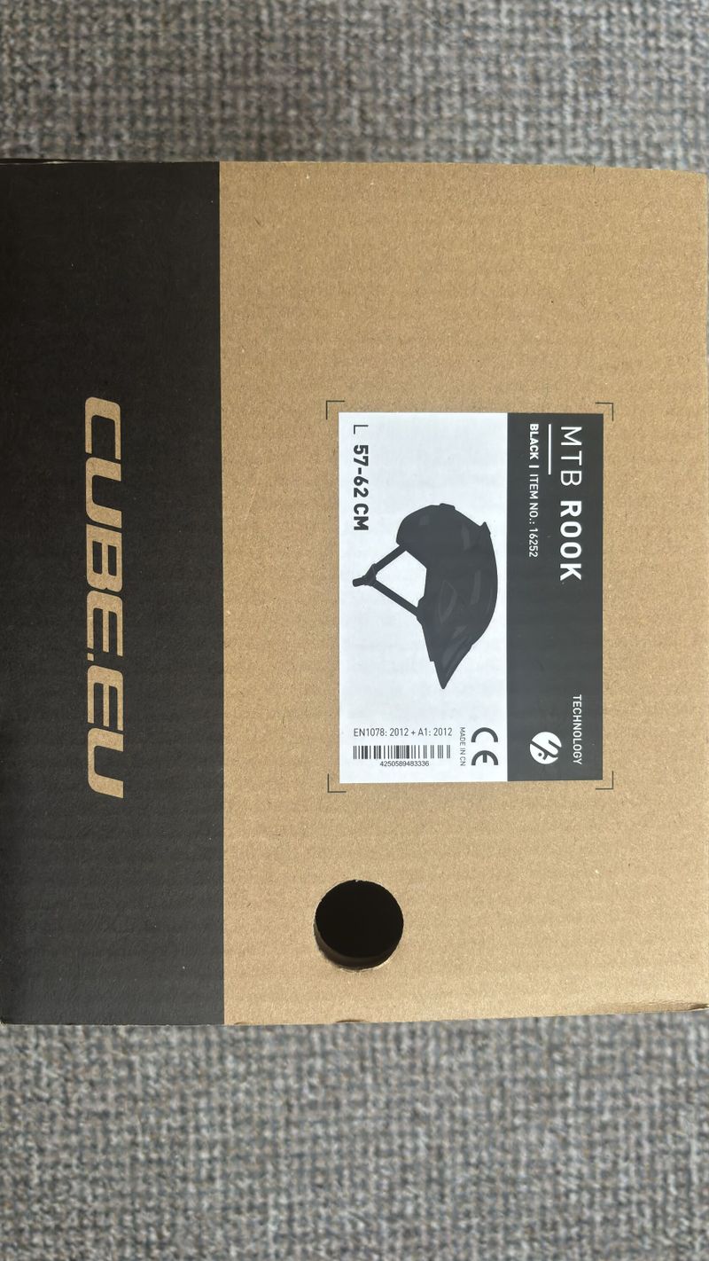 CUBE ROOK helma