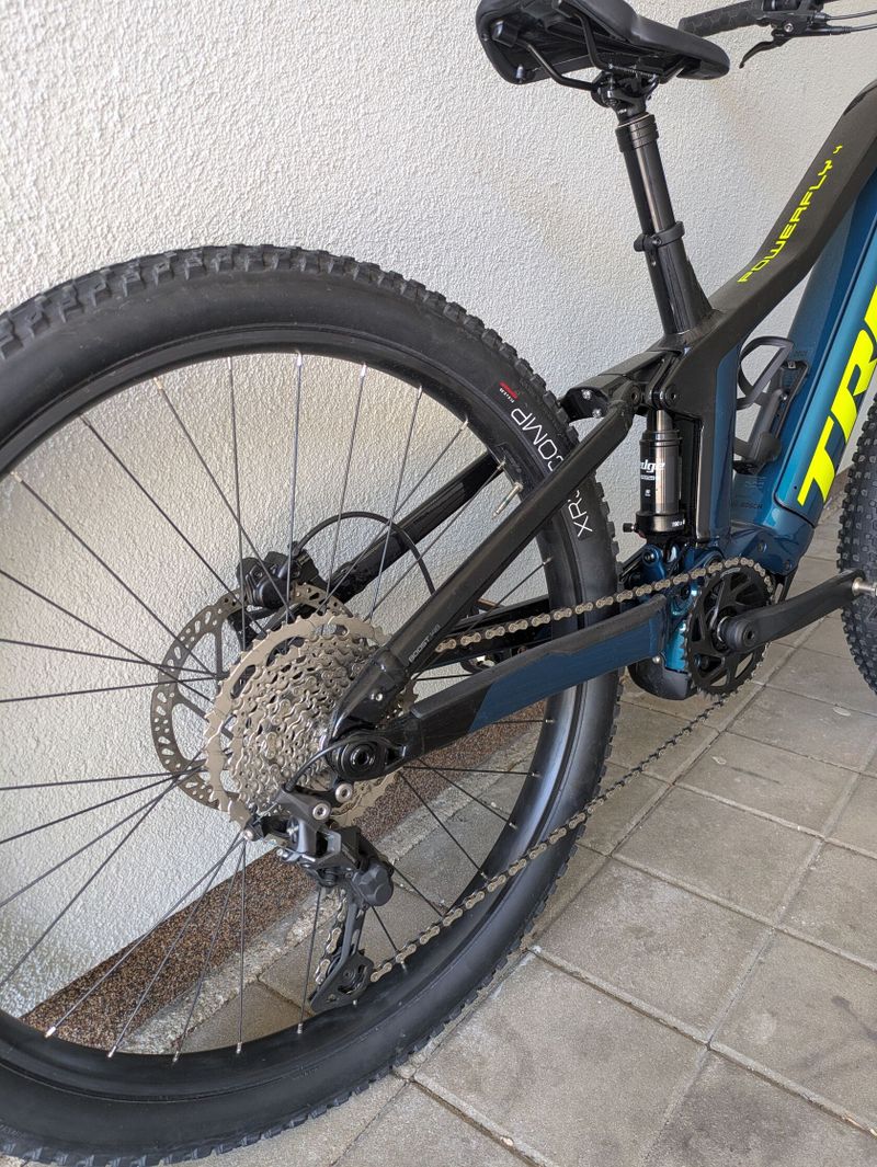 TREK elektrické horské kolo Powerfly FS 4 625W Gen 2 2022 Dark Aquatic/ Trek Black