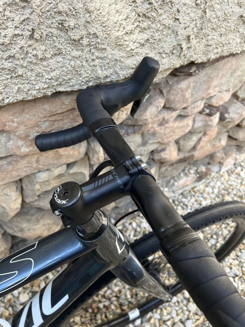 Isaac Torus – karbonový gravel bike, DT kola, nové pláště