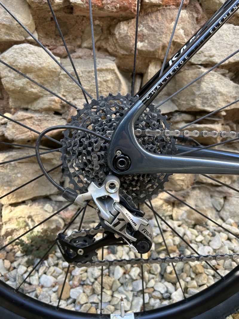 Isaac Torus – karbonový gravel bike, DT kola, nové pláště
