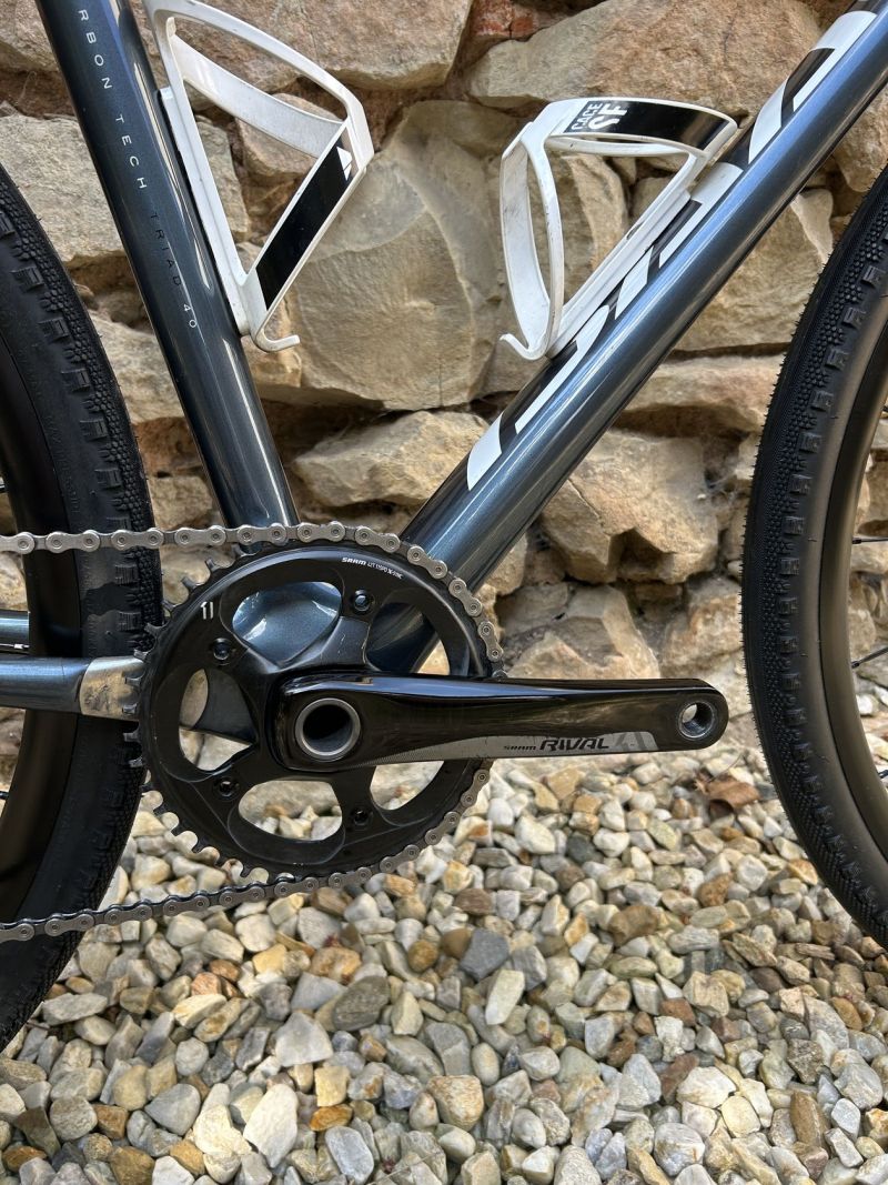 Isaac Torus – karbonový gravel bike, DT kola, nové pláště