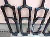 Nové vidlice Fox, Rock Shox, SR Suntour