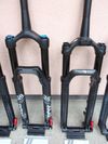 Nové vidlice Fox, Rock Shox, SR Suntour