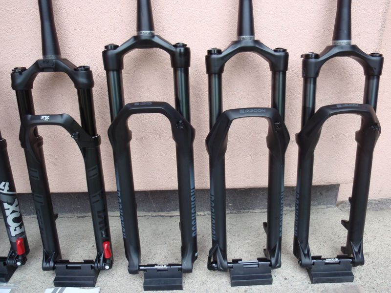 Nové vidlice Fox, Rock Shox, SR Suntour